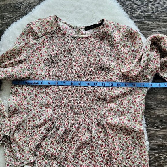 Zara Dainty Floral Print Smocked Blouse in Cream Sz S - Picture 6 of 9